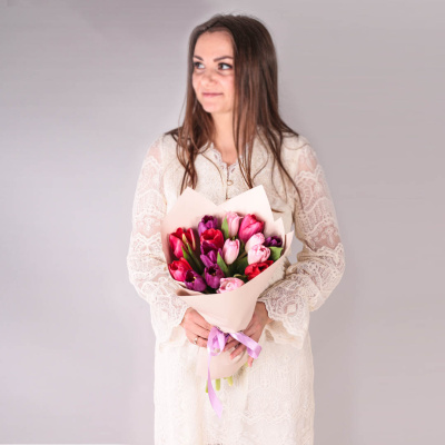 Букет из 15 тюльпанов в упаковке 28405