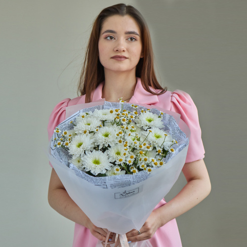 Букет с хризантемой и танацетумом ромашками арт. 84569