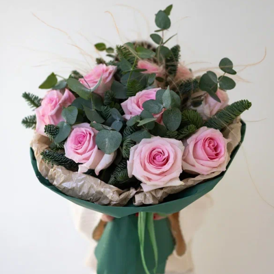 Букет с розами и эвкалиптом "Зимний сон" N 91344