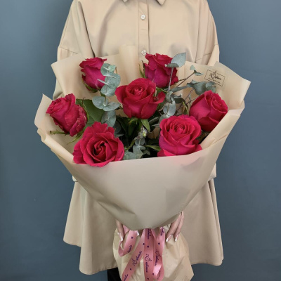 Букет с розовыми розами 60 см. и эвкалиптом N 76724