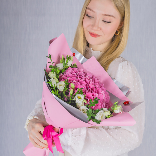 Школьный букет с гортензией и эустомой "Подружка" N 37962