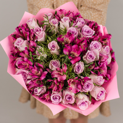 Букет из 25 розовых роз Кения и альстромерий 50543