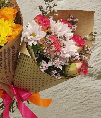 Букет "Первоклашка-Л" из кустовой хризантемы и розы Кения N 7576