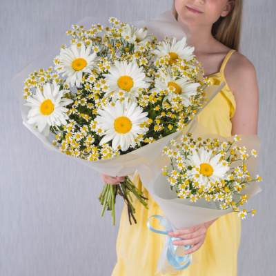 Букеты для мамы и дочки с ромашками "Мечты о безоблачном счастье" N 36428