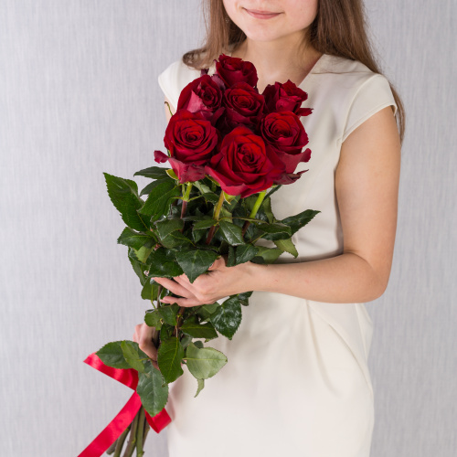 Букет из 7 Красных роз 60 см арт. 36398